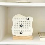 Календар настільний на підставці